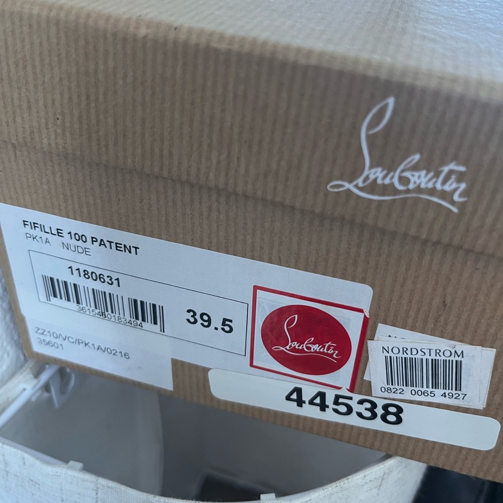 Christian Louboutin barely used and has protective coating to protect bottoms - Picture 8 of 10